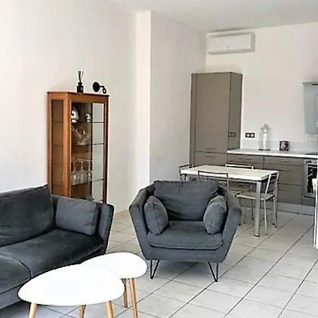 شقة En Rez-de-jardin 3 Pieces Avec Climatisation Et Parking Pres D'ajaccio - Fr-1-61-615