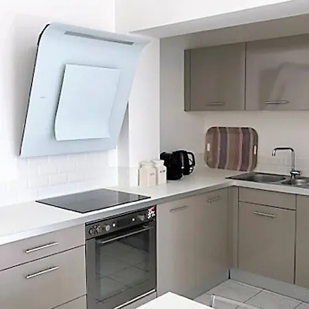 En Rez-de-jardin 3 Pieces Avec Climatisation Et Parking Pres D'ajaccio - Fr-1-61-615 Appartement Villanova
